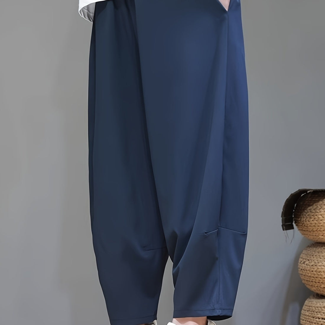 Alviero Relaxed Cropped Pants