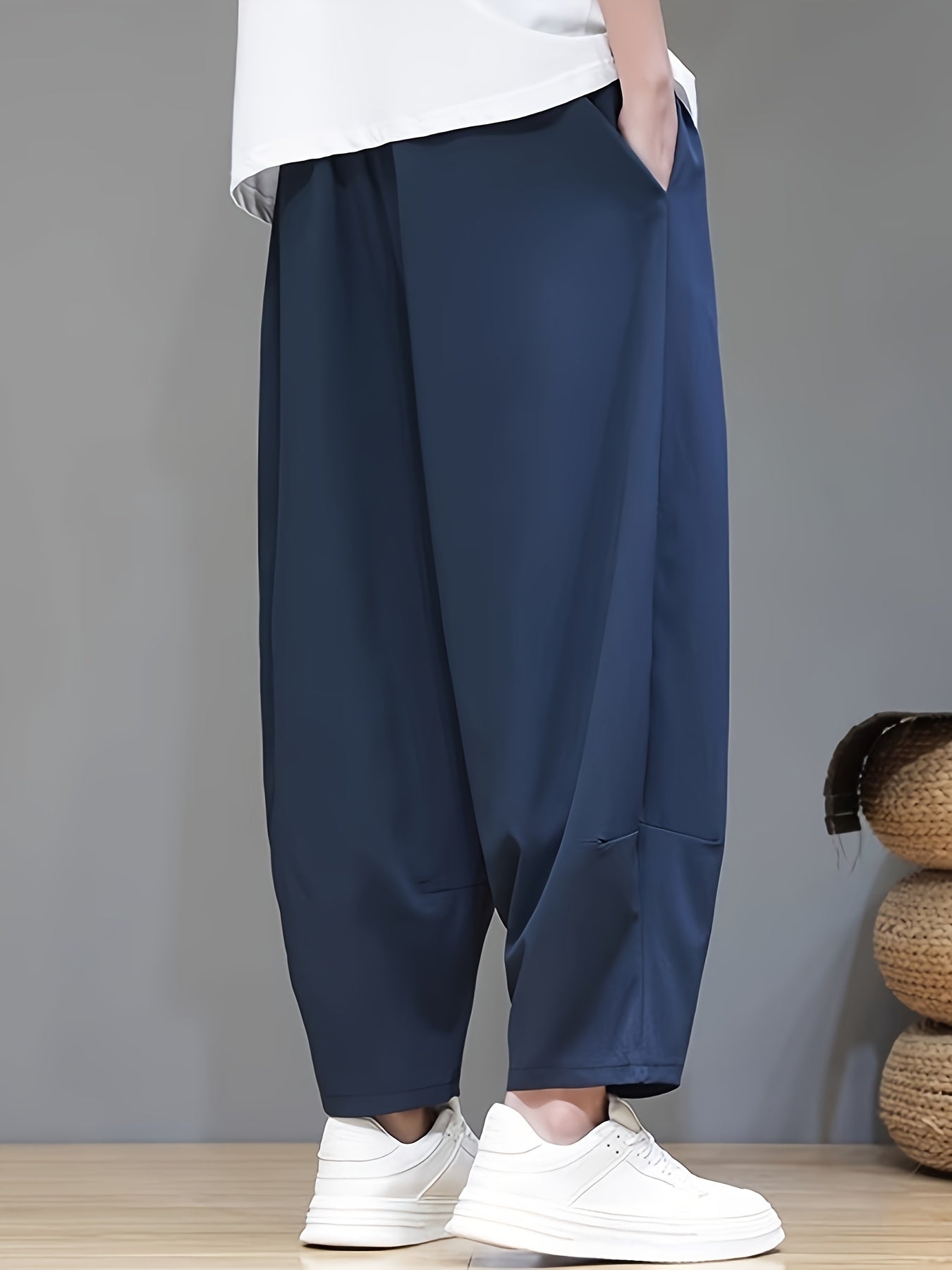 Alviero Relaxed Cropped Pants